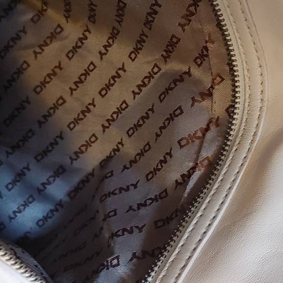 DKNY Vintage Leather Purse - Picture 12 of 16